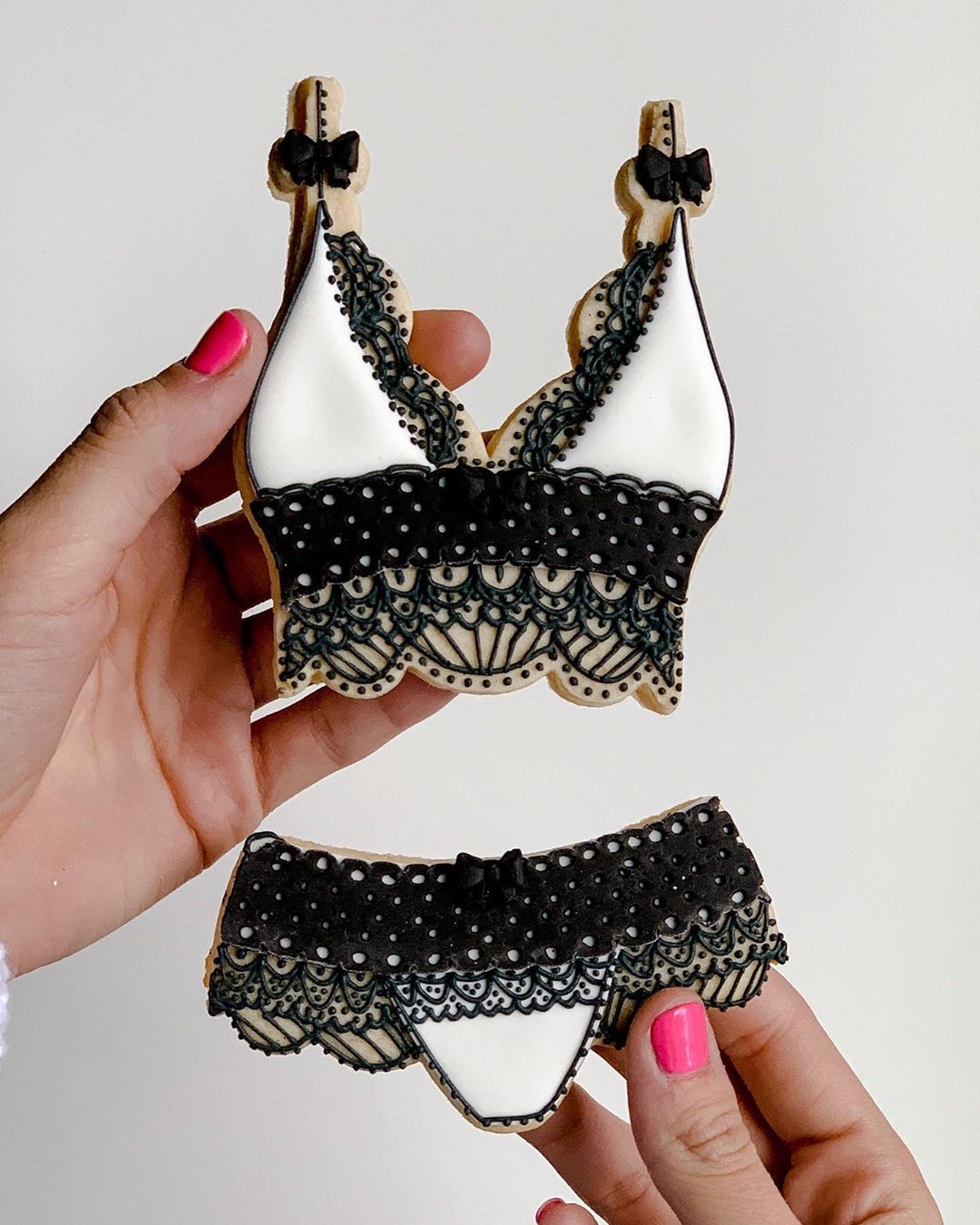 網紅內衣巧克力裝飾